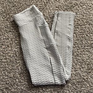 Grey TikTok Leggings • Medium